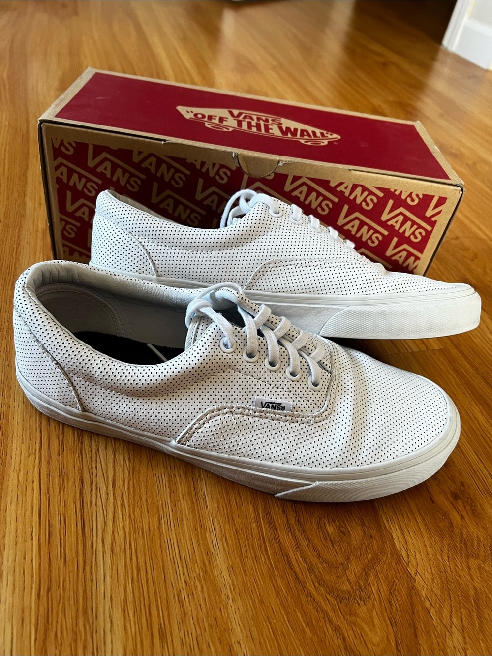 Vans Classic White and Black Dotted Low-Top Sneakers Mens Size 8.5